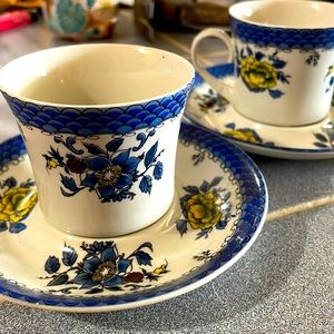 2 vintage demitasse cups and saucers art deco